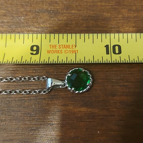 Effy Silver toned Necklace w/ Faux Emarald Round Pendant & Matching Earrings - Picture 3 of 6